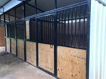 Lonestar Barns Econo Barn, plywood stalls