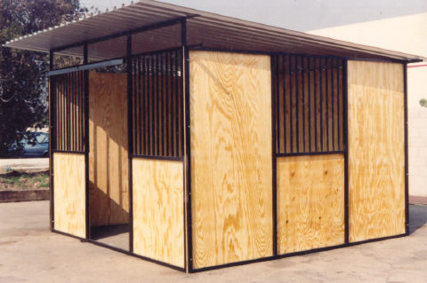 ECONO STALLS, PASTURE SHELTERS